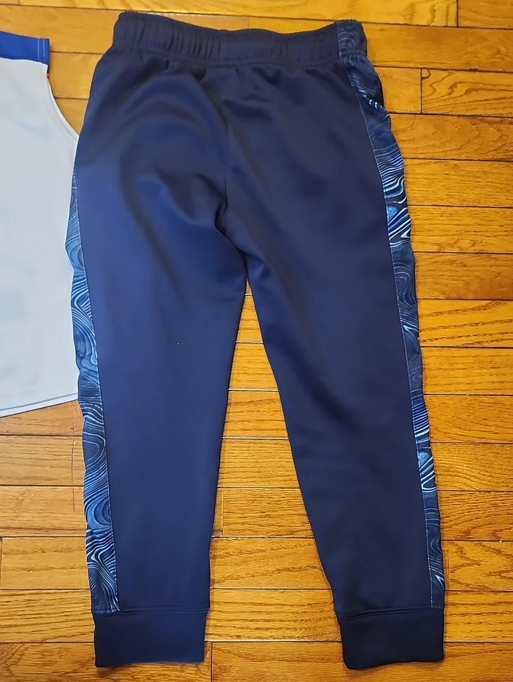 🏀FREE TANK! Boy's Place Navy Joggers with Blue Patterned Side Stripes; M7/8
